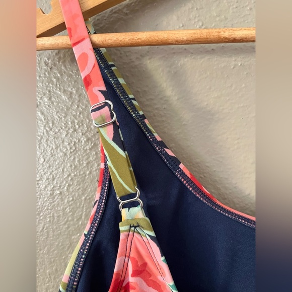 Hurley Floral Ladies' One- Piece Swimsuit Size L - Picture 7 of 15